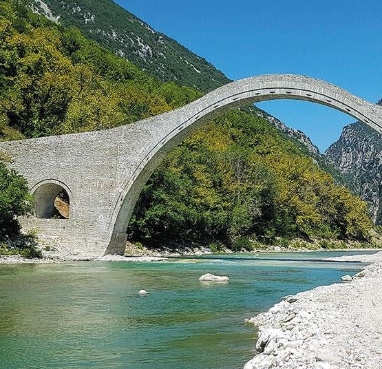 ΓΕΦΥΡΙ ΠΛΑΚΑΣ